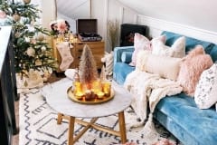 Christmas-farmhouse-exterior-design-and-interior-decor-ideas-14