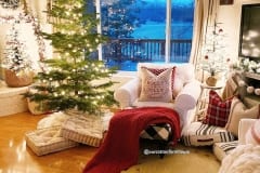 Christmas-farmhouse-exterior-design-and-interior-decor-ideas-50