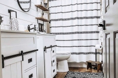 the-best-farmhouse-bathroom-decor-ideas-7