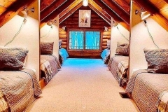 most-inspiring-farmhouse-bedroom-decor-ideas-7