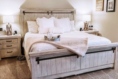 the-best-farmhouse-bedroom-decor-ideas-12