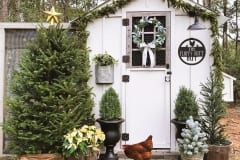 farmhouse-lovely-door-decor-ideas-3